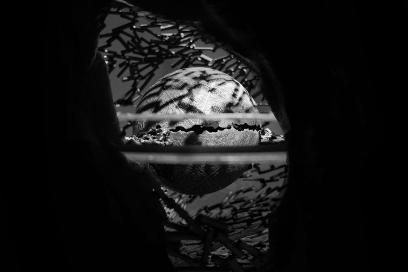 мир, прорыв, дыра Прорыв фото превью