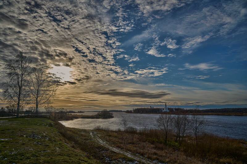 Смотровая площадка Рюрикова городища на Юрьев монастырь. фото превью