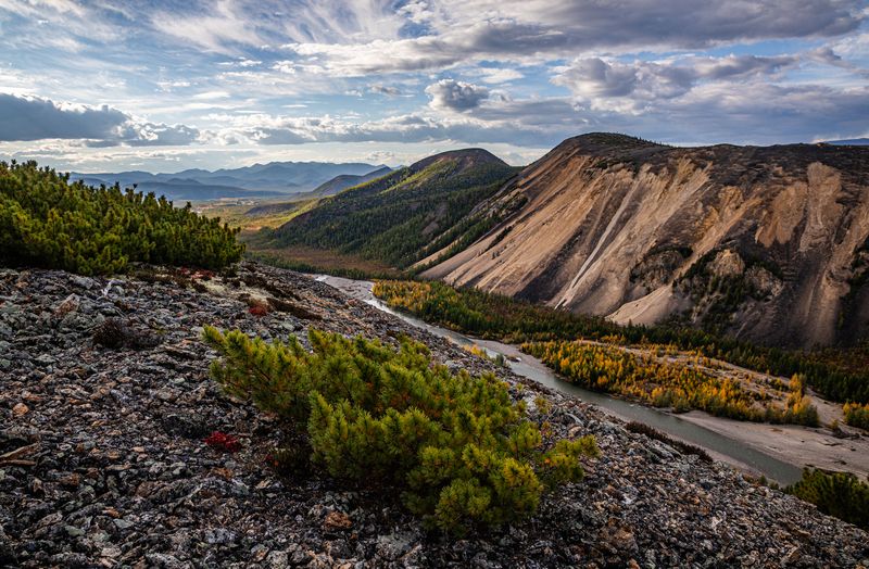Колыма, река Хета, вечер, сопки, курумник, радуга, камни, горы Долина реки Хета. Колыма. фото превью