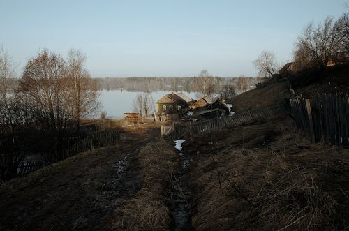 Половодье у села