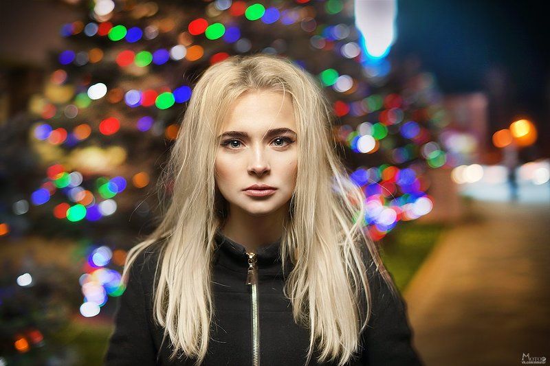 елка, девушка, взгляд Ира фото превью