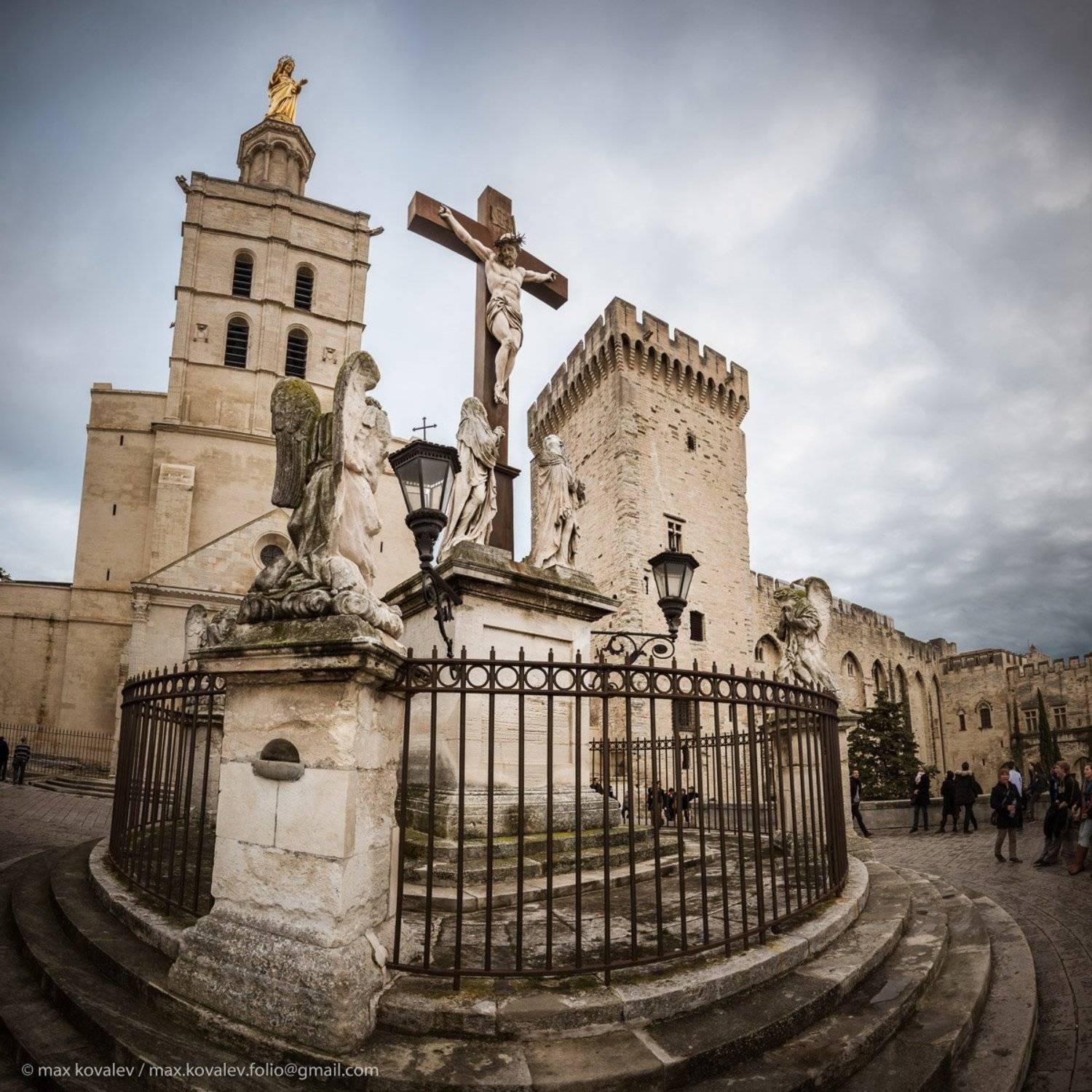 angel, Avignon, bell tower, castle, city, cross, panorama, sculpture, winter, Авиньон, Франция, ангел, город, замок, зима, колокольня, крест, панорама, скульптура, Максим Ковалёв