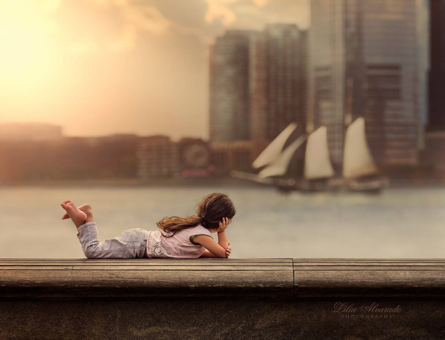 city,newyork,child,bench,sun,evening,broad walk,, Lilia Alvarado