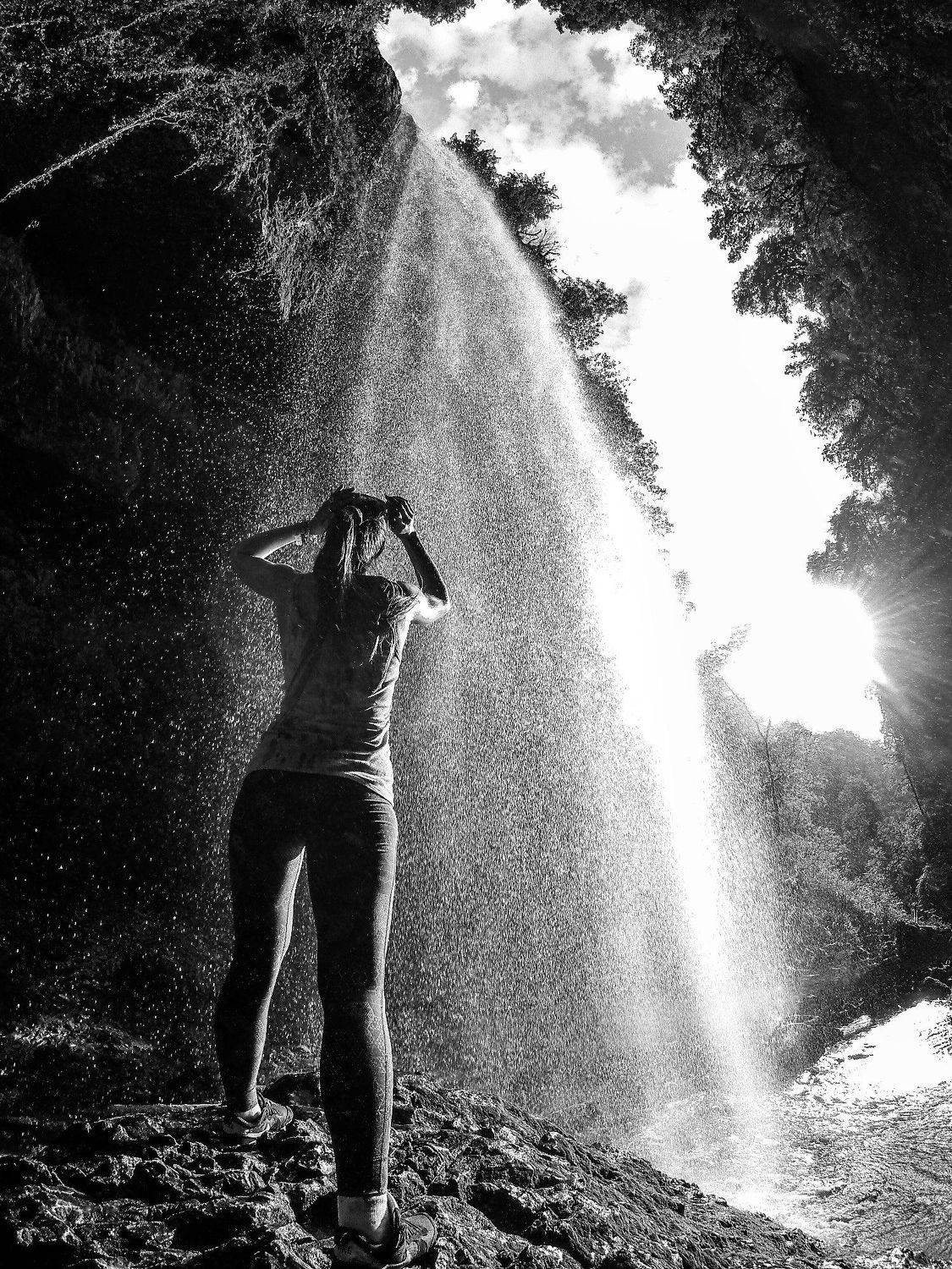 пасть дракона, девушка, водопад, солнце, вода, Дмитрий Лопатин