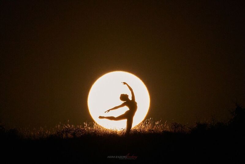 The Moon фото превью