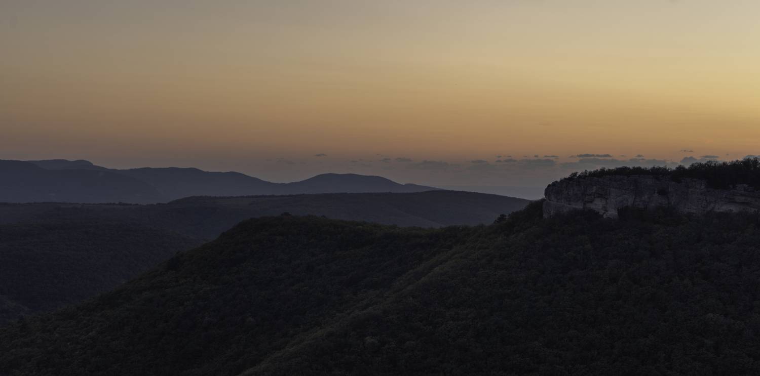Россия, Крым, Бахчисарайский район, Мангуп-Кале, закат, Гаврилов Юрий