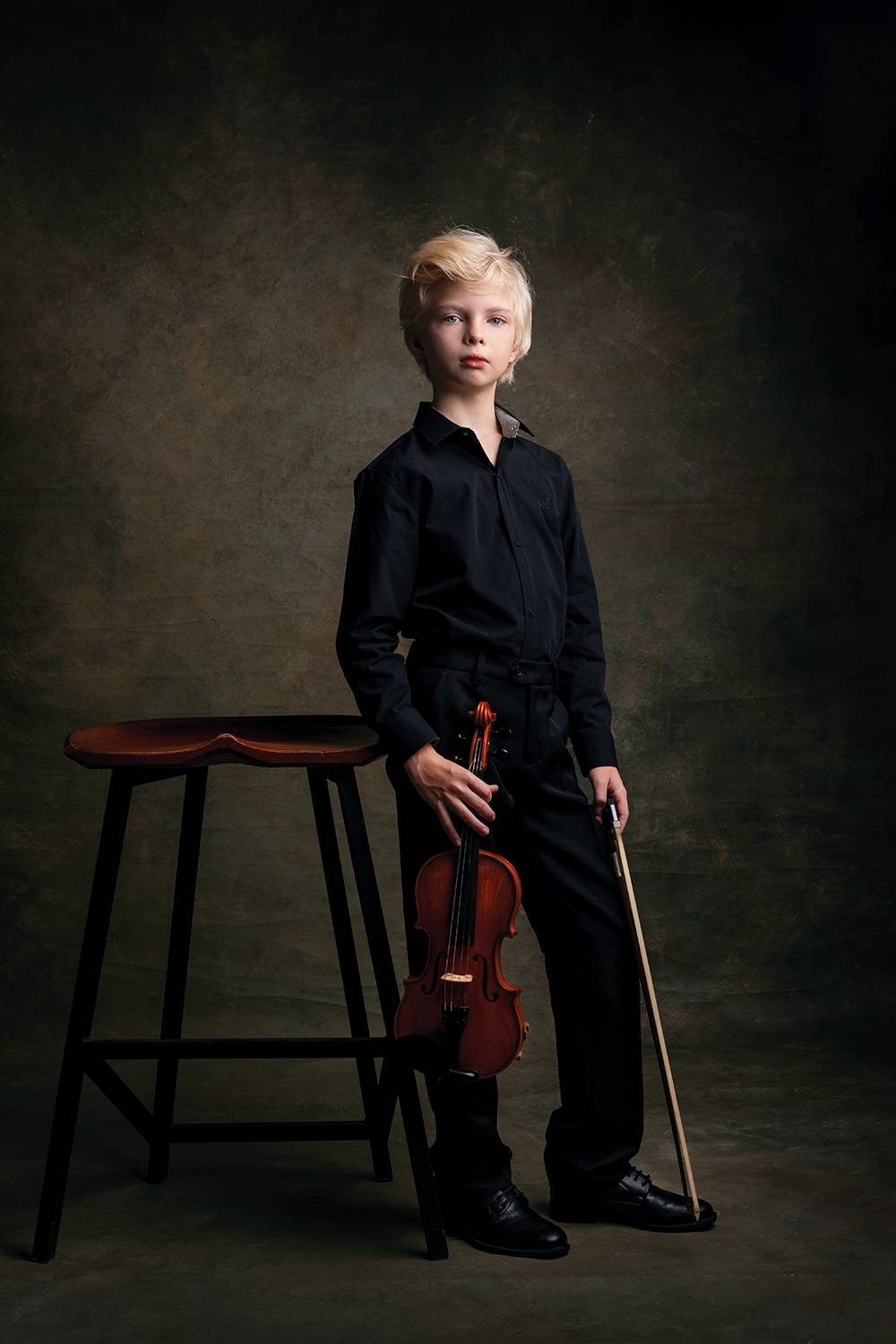 , Антон Леонов