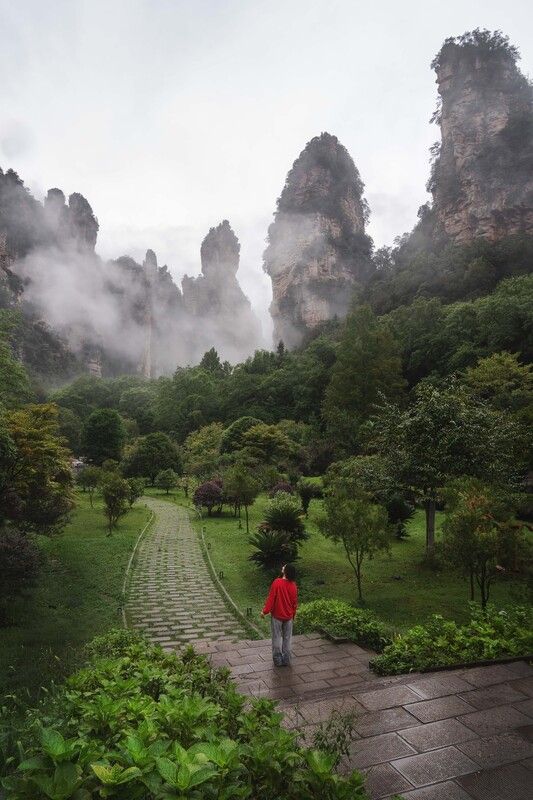 Завораживающий мир каменных Исполинов Чжанцзяцзе… The fascinating world of the stone Giants of Zhangjiajie... фото превью
