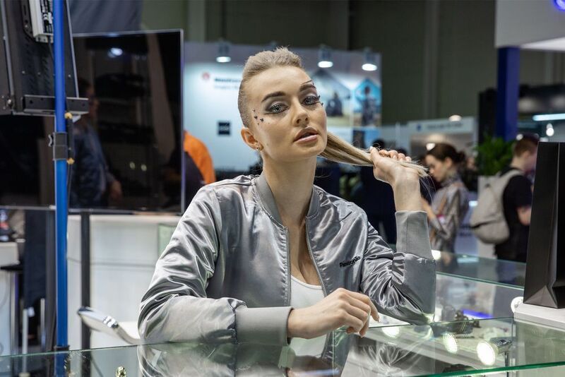 Лицо стенда Панасоник фото превью