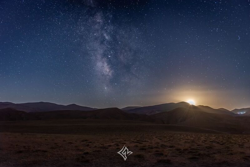 Moonset and Milky Way фото превью