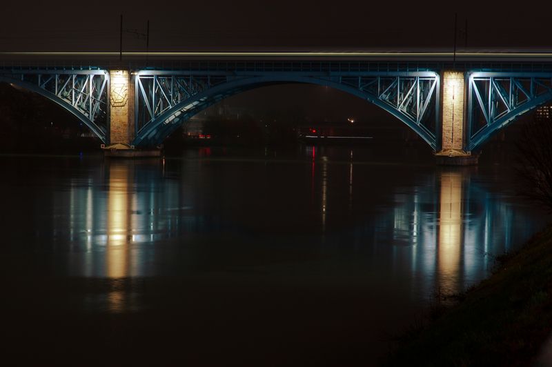 мост река ночь вода фонарь поезд Мост фото превью
