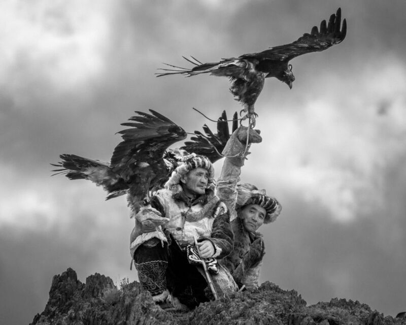 монголия, mongolia, золотой орёл, golden eagle, фестиваль беркутчей, беркутчи, eagle hunters, ч/б Беркутчи. The Eagle Hunter. Sagsai Golden Eagle Festival. фото превью