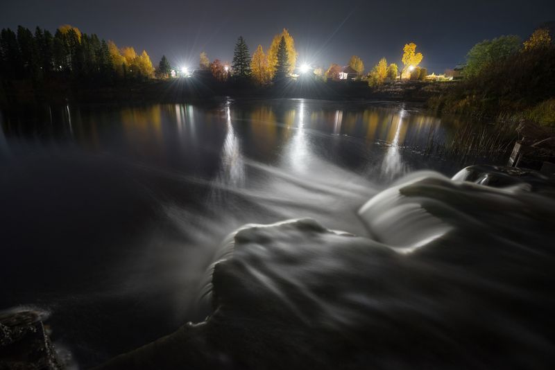 Ночной пруд фото превью