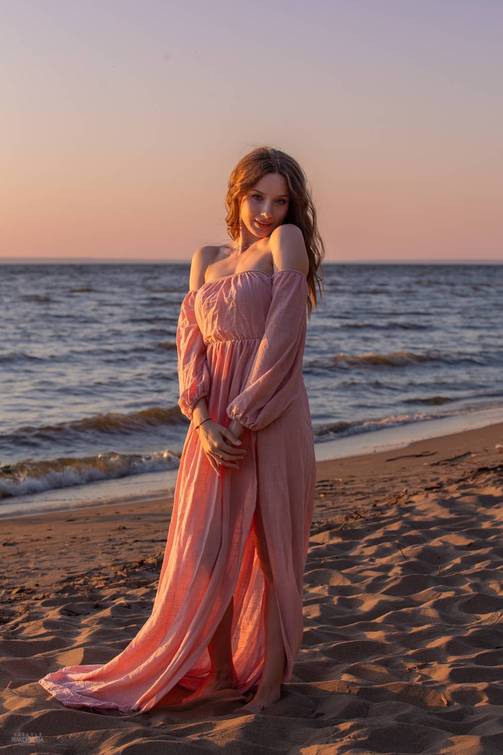 девушка, берег, закат, девушка в платье, Наталья Максимова