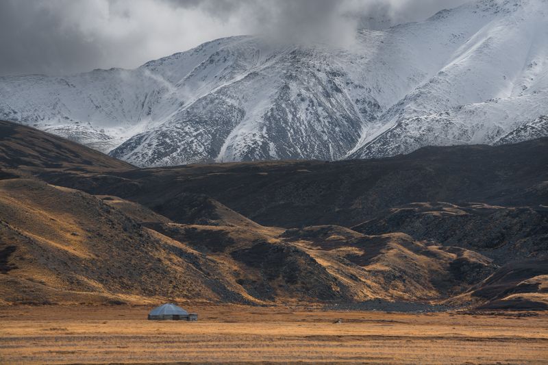 россия, горный алтай, аил, осень Аил под горой фото превью