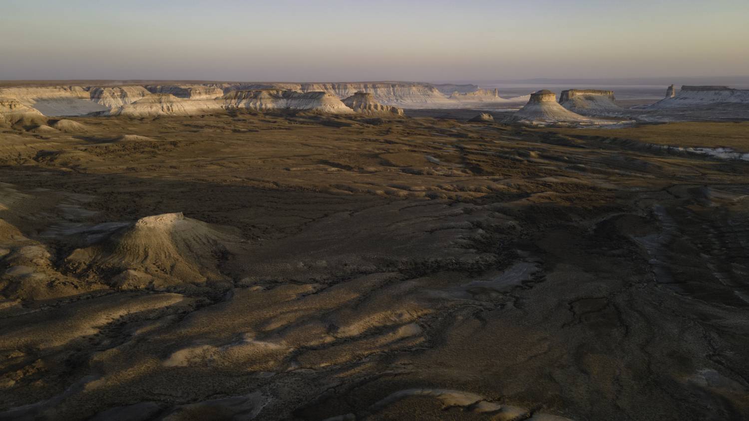 Казахстан, полуостров Мангышлак, Мангыстау, урочище Бозжыра, закат, Бозжыра,, Гаврилов Юрий
