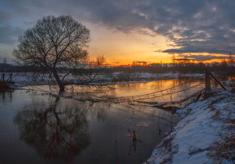 разлив, река, рассвет , осень  фото превью