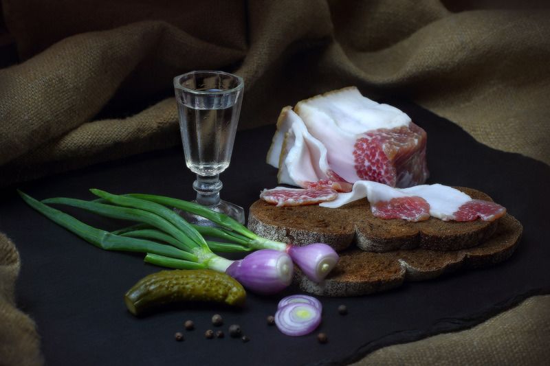 натюрморт сало водка Про сало. фото превью