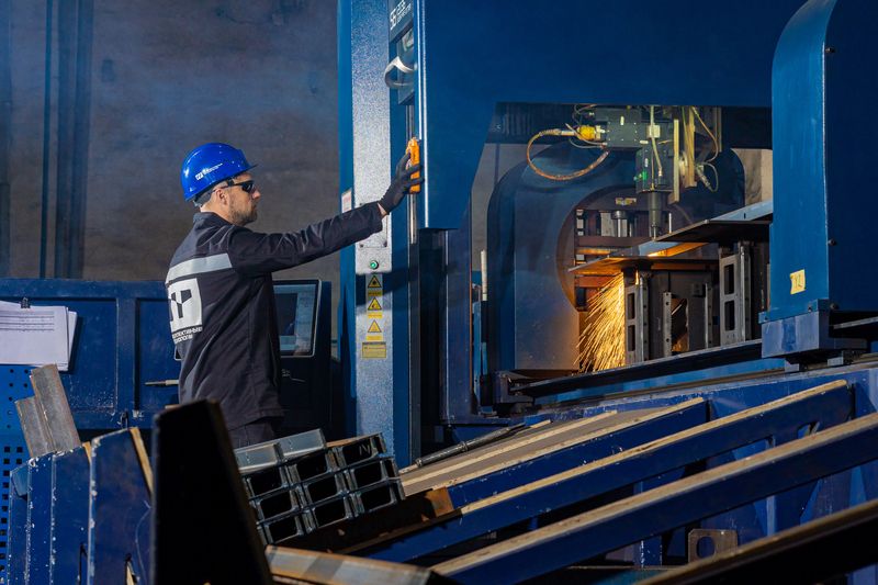 Завод, Станок, Рабочий, Пламя Завод Перспективные технологии фото превью