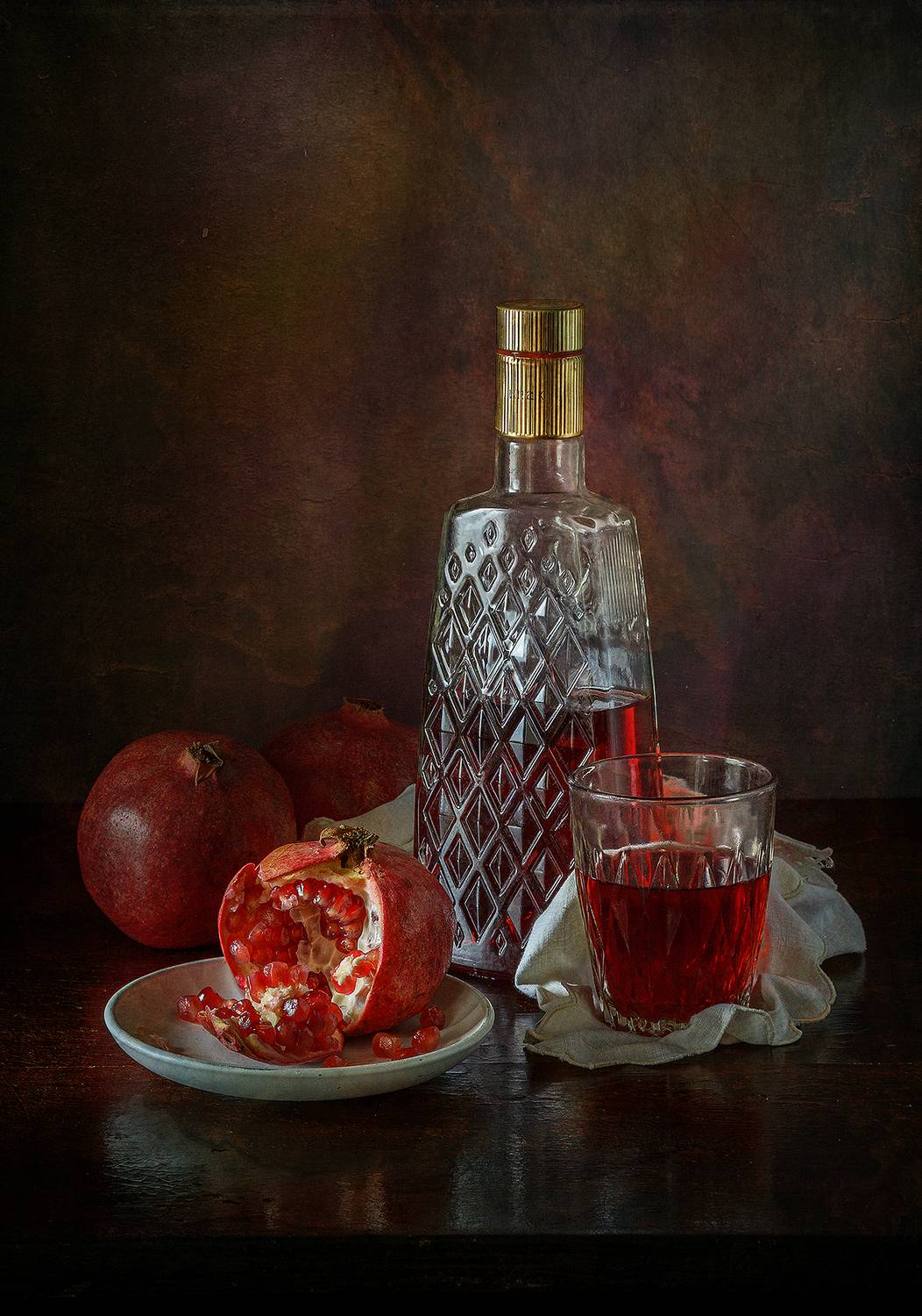 гранаты, бутылка, стакан, сок, блюдце, салфетка, Алексей Бычков