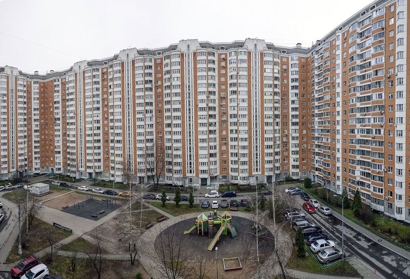 В окружении великанов фото превью