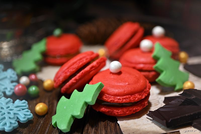 макаронс макаронсы новый год Новогодние яркие макаронсы  фото превью