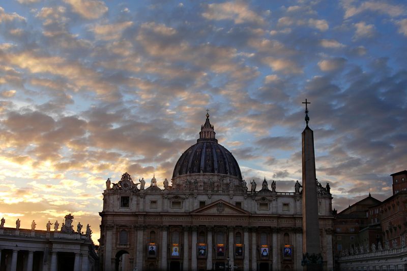 перспектива времени по дороге в Ватикан фото превью