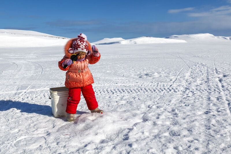 зимняя рыбалка, подлёдный лов, рыба, голец, люди Зимняя рыбалка на Командорах фото превью