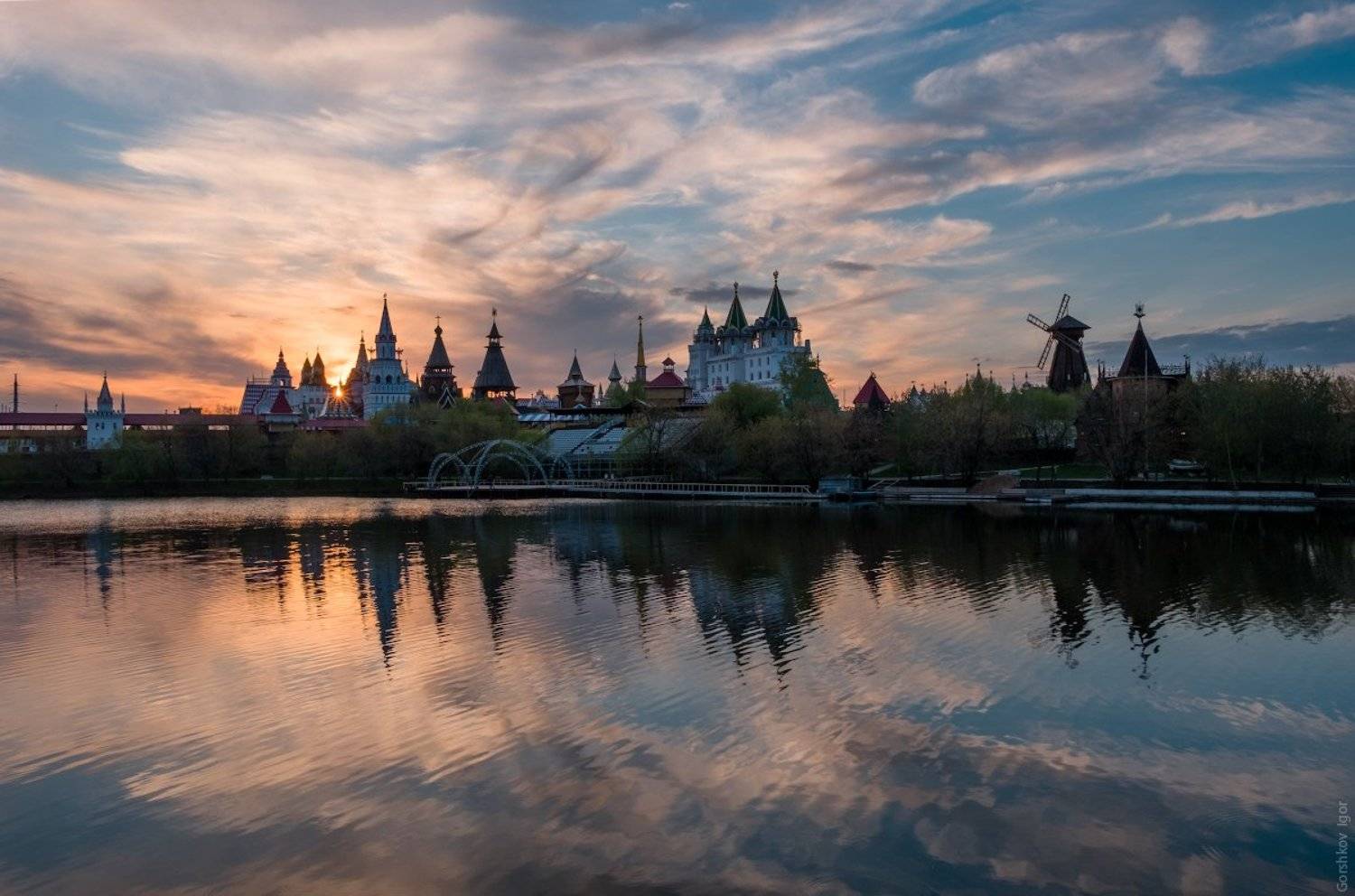 Архитектура, Вода, Городской пейзаж, Закат, Измайлово, Измайловский кремль, Москва, Небо, Отражения, Пруд, Горшков Игорь