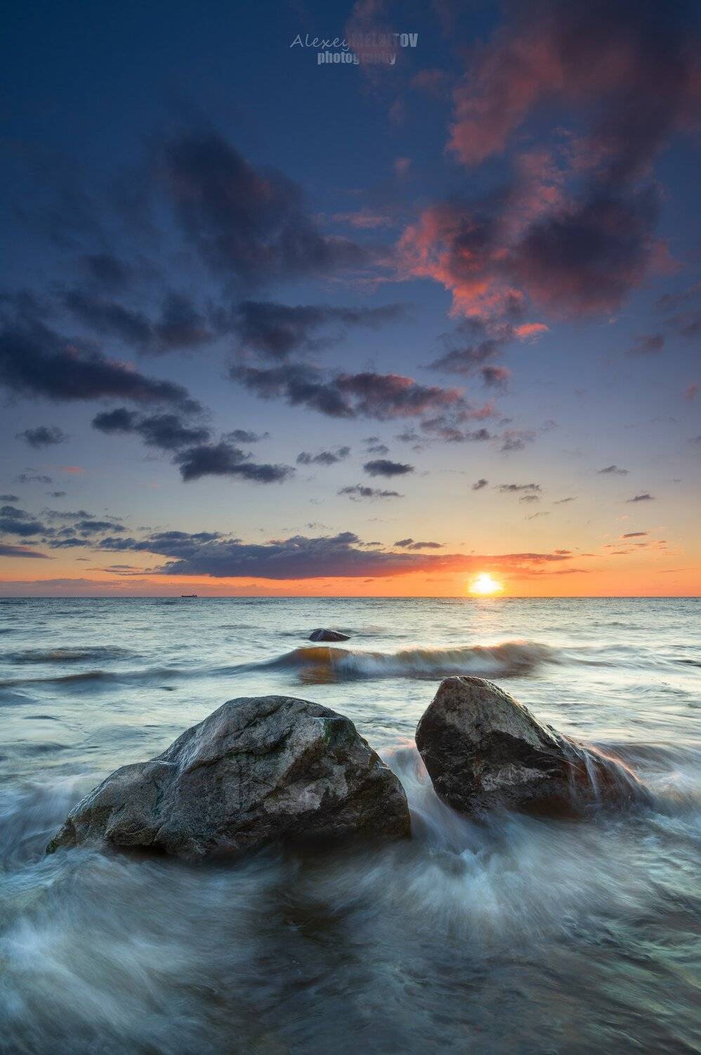 пейзаж море волны закат камни, Алексей Мельситов