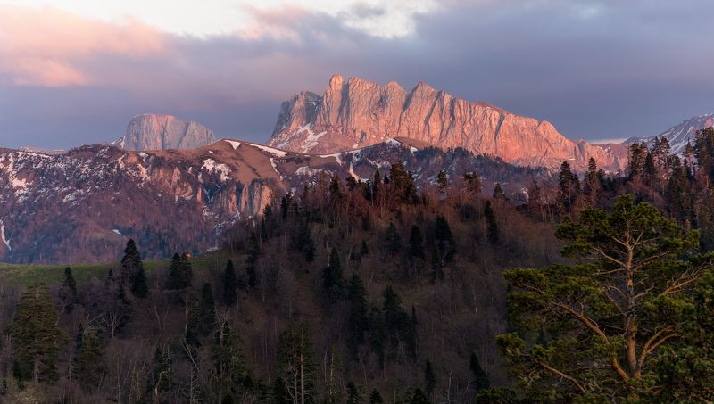 Закат с палатками фото превью