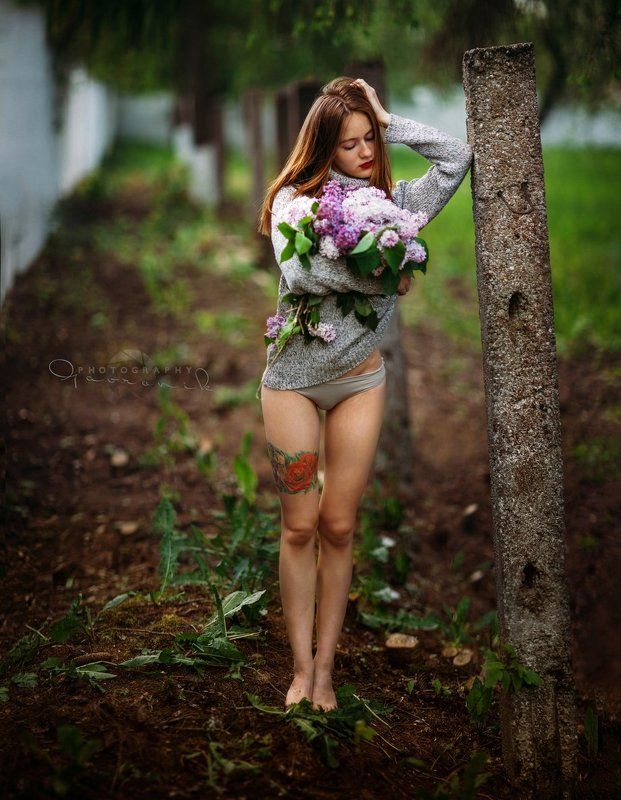 Ира и сирень  фото превью