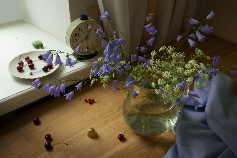 лето, колокольчики, букет, натюрморт Летним вечером фото превью