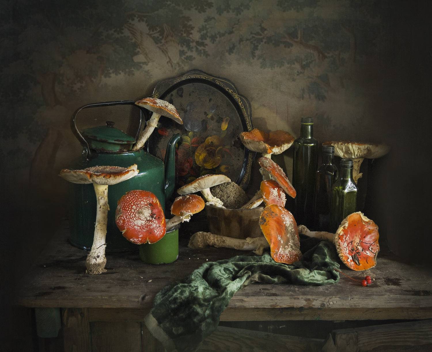 мухоморы, осень, калина, чайник, поднос, Зимина Лионелла