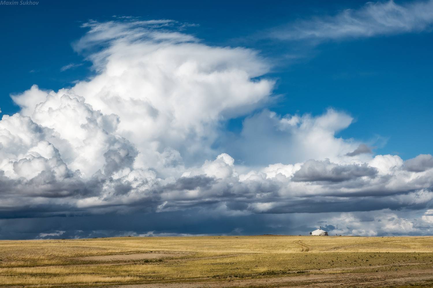Монголия, юрта, степь, непогода, тучи, гроза, небо, Максим Сухов