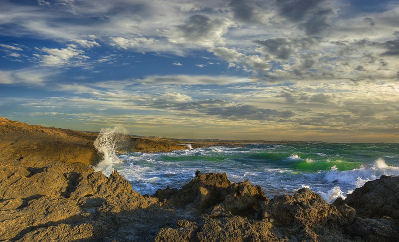 Изумрудные волны Средиземного моря. фото превью
