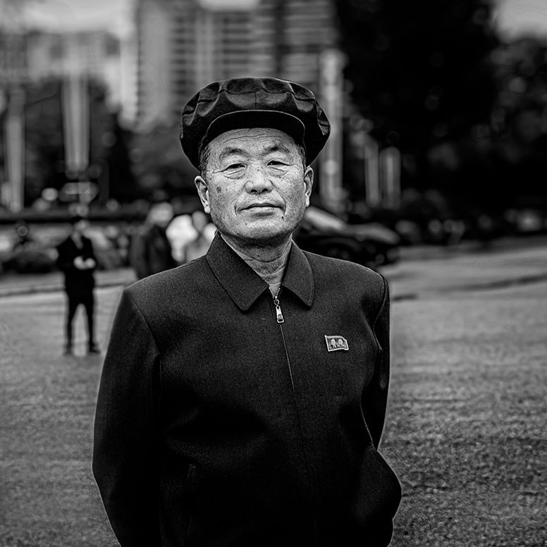 Прохожий фото превью