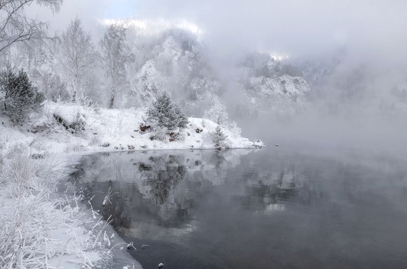сибирь, зима, мороз, иней, туман, отражение Горы в отражении фото превью