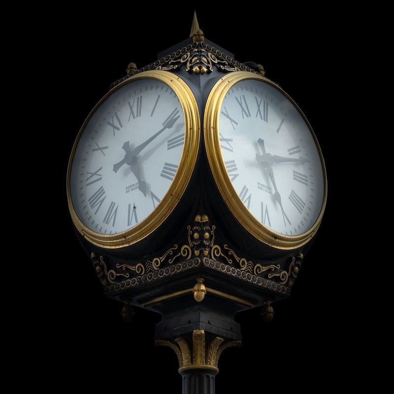 старинные часы, уличные часы, время старинные часы ещё идут фото превью