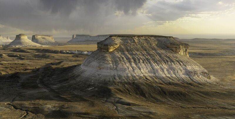 урочище Бозжыра, полуостров Мангышлак, Мангыстау, Казахстан Урочище Бозжыра в закатных красках фото превью