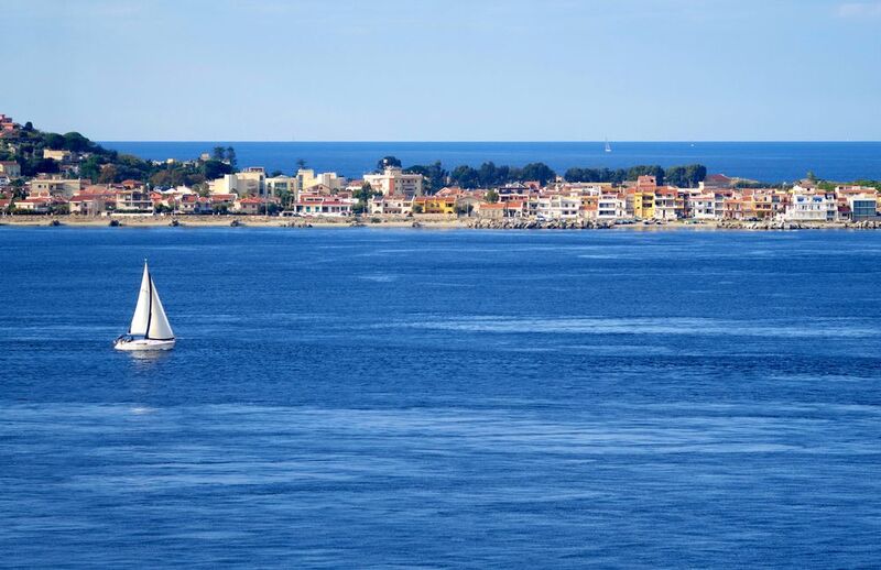 перспектива у воды У берегов Италии фото превью