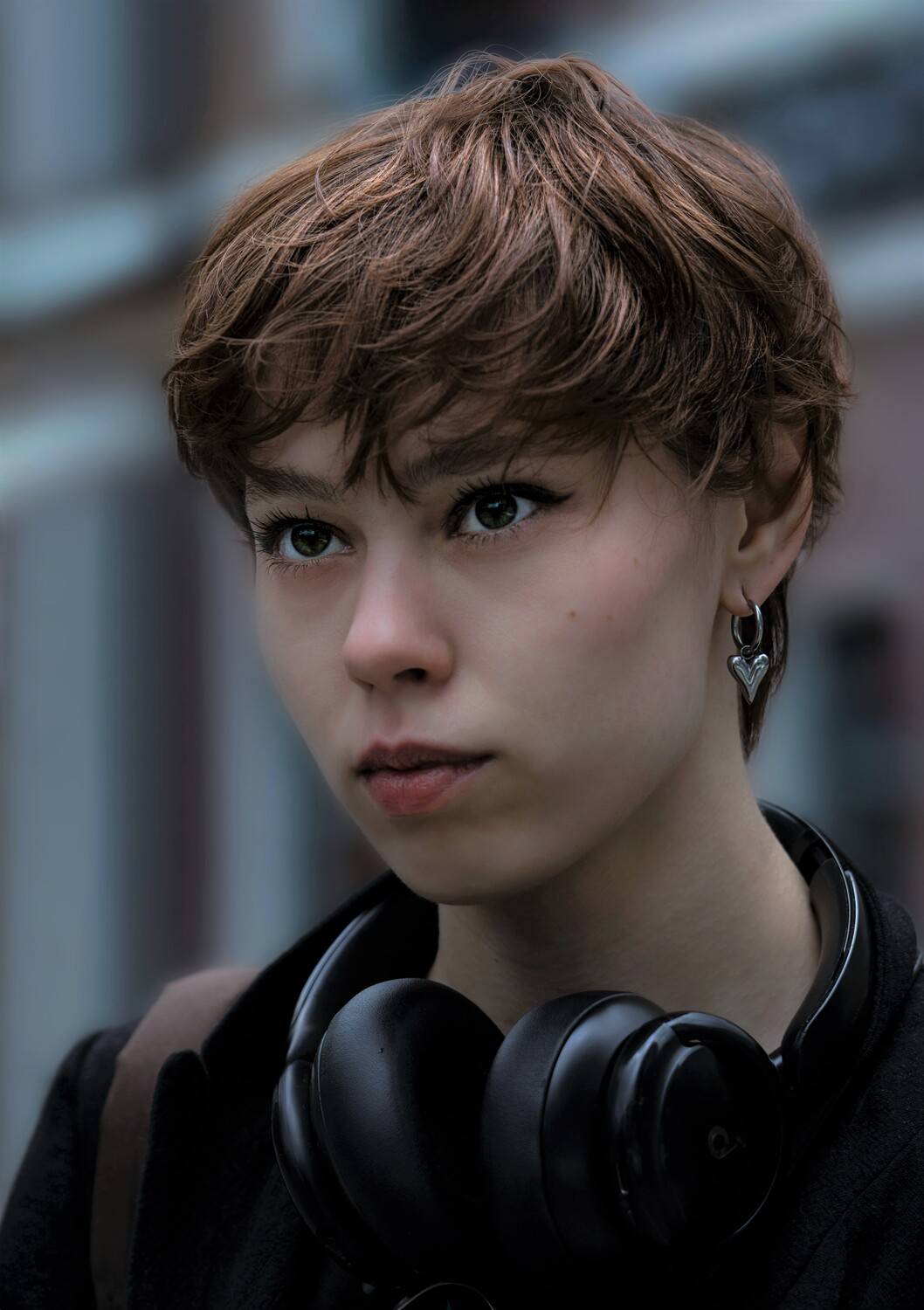 Девушка, портрет, город, наушники, Герцен Наталья