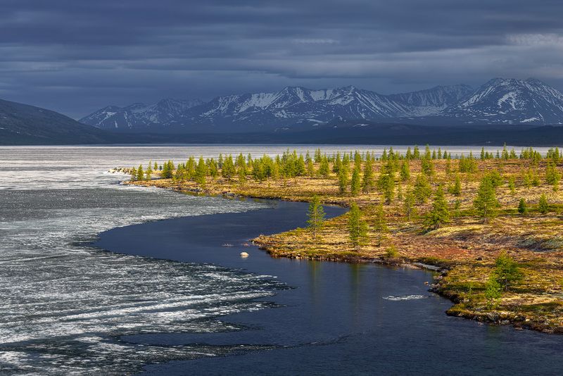 Между летом и зимой фото превью