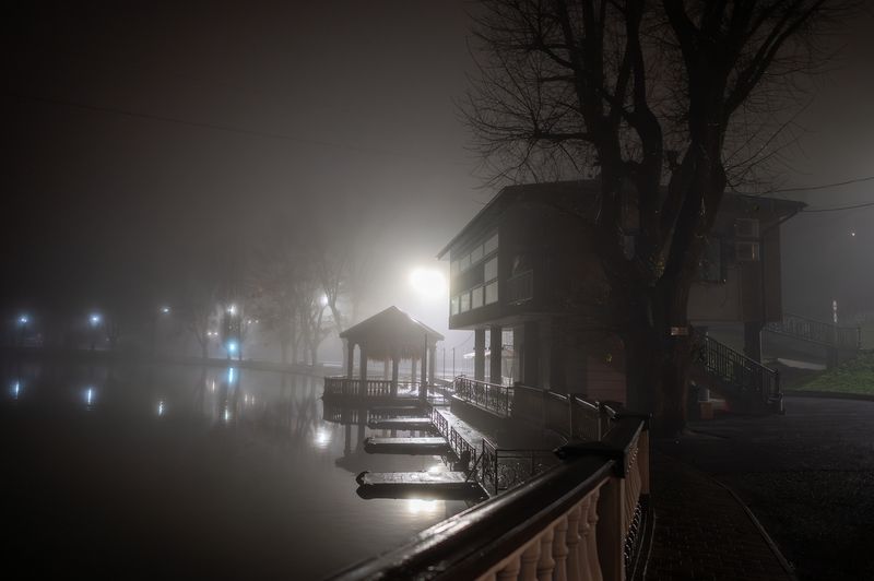 Туманное утро в Атажукинском саду фото превью