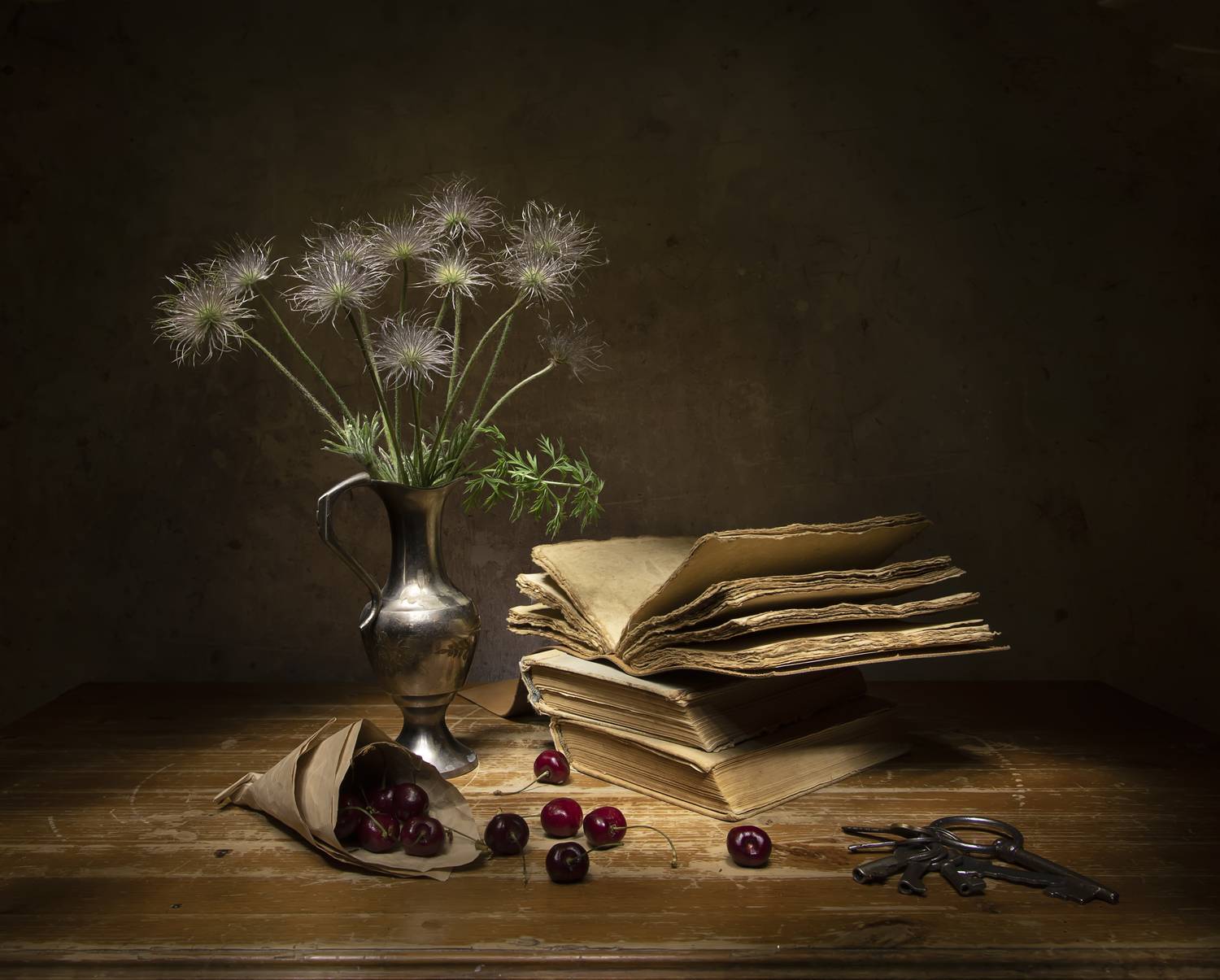 натюрморт, пушистики, сон-трава, черешня, книги, Татьяна Феденкова