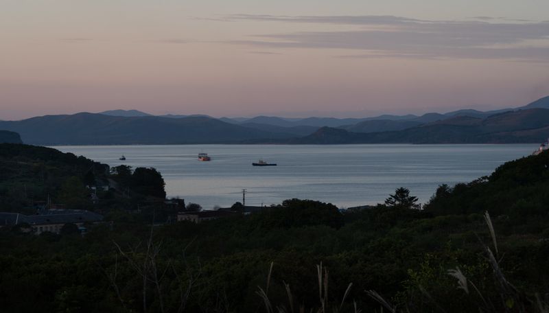 Россия, Приморский край, Приморье, Японское море, Хасанский район, побережье пос. Славянка Приморье в закатных красках фото превью