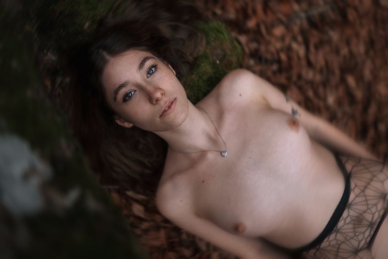 #girl #dress #lake #nature #sunset #outdoors #field #mountains #portrait #evening Sasha фото превью