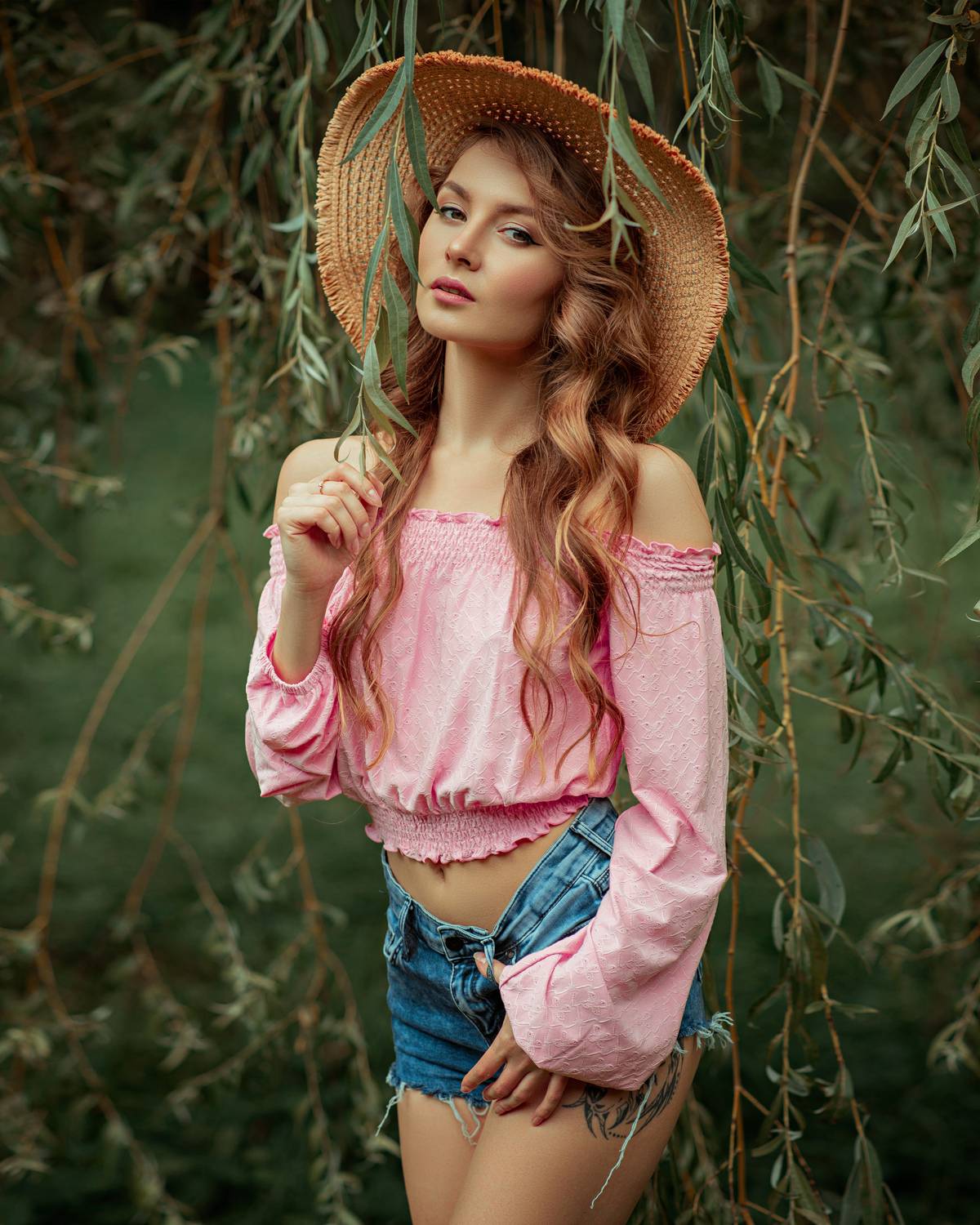 girl, model,hot, studio, portrait, black, light, young, summer, sexy, Frost Stanley