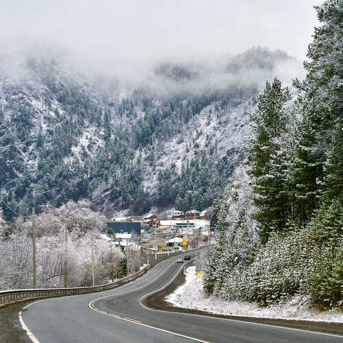 там за поворотам...