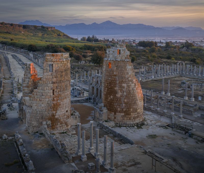пере, турция, рассвет, старинный город Старинный город Перге фото превью
